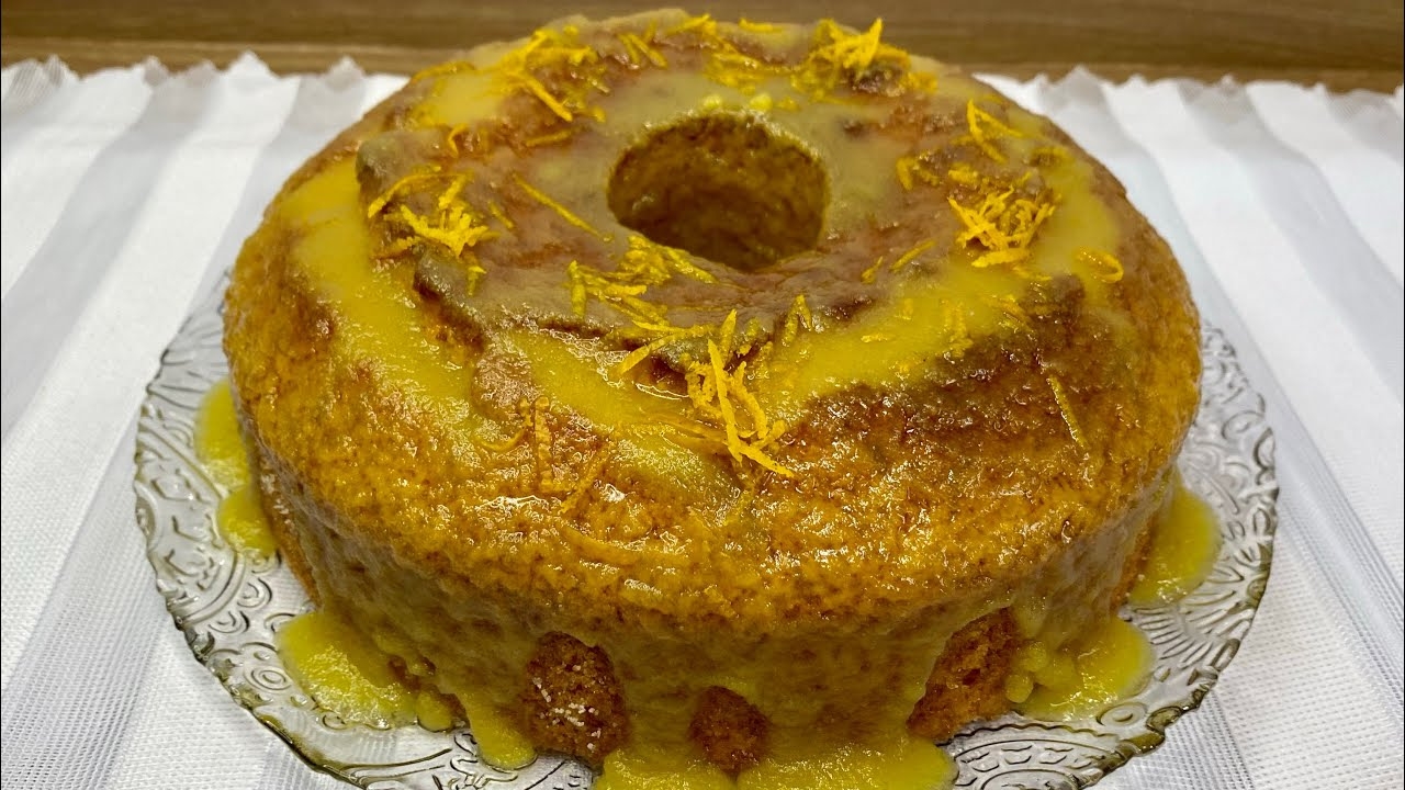 O bolo de laranja é uma daquelas receitas que aquecem o coração e enchem a...