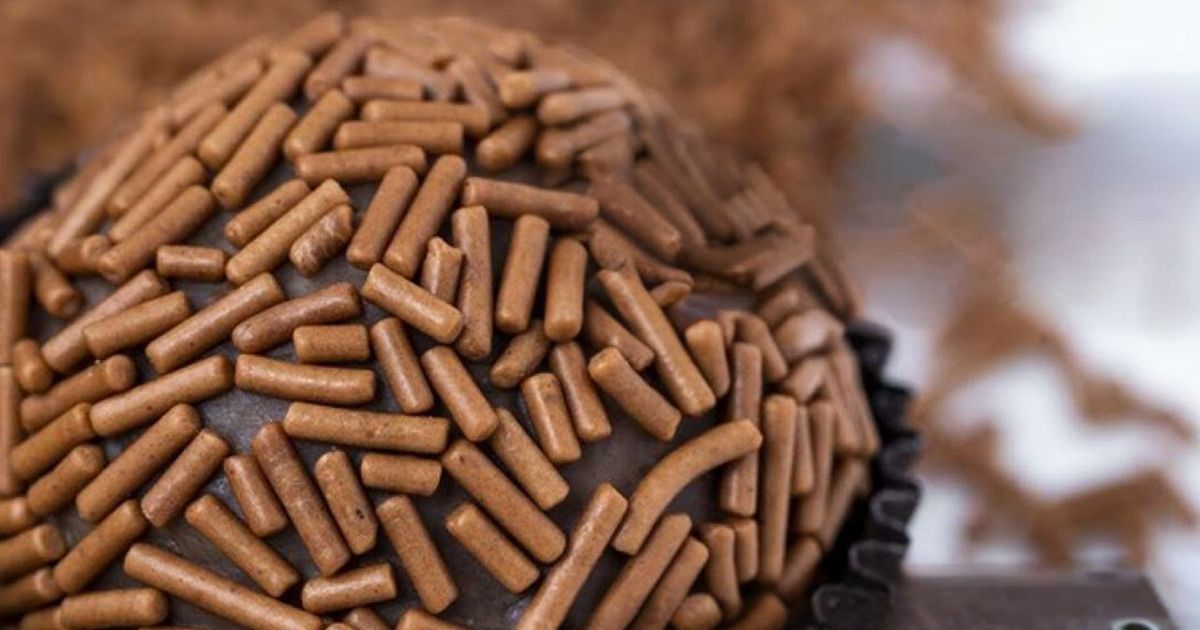 Este brigadeiro vegano é uma deliciosa alternativa ao tradicional brigadeiro, com uma textura cremosa e...