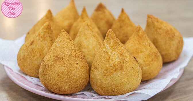 Lanche: Coxinha de Frango Simples e Maravilhoso