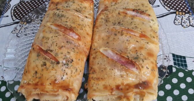 Lanche: Sempre Preparo esse Enroladão Assado de Queijo com Presunto para o Lanche da Tarde