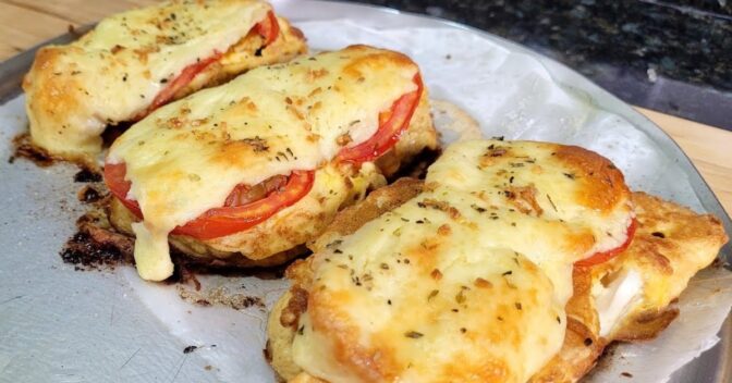 Lanche: Lanche de Couver Flor com Queijo para Substituir o Pão