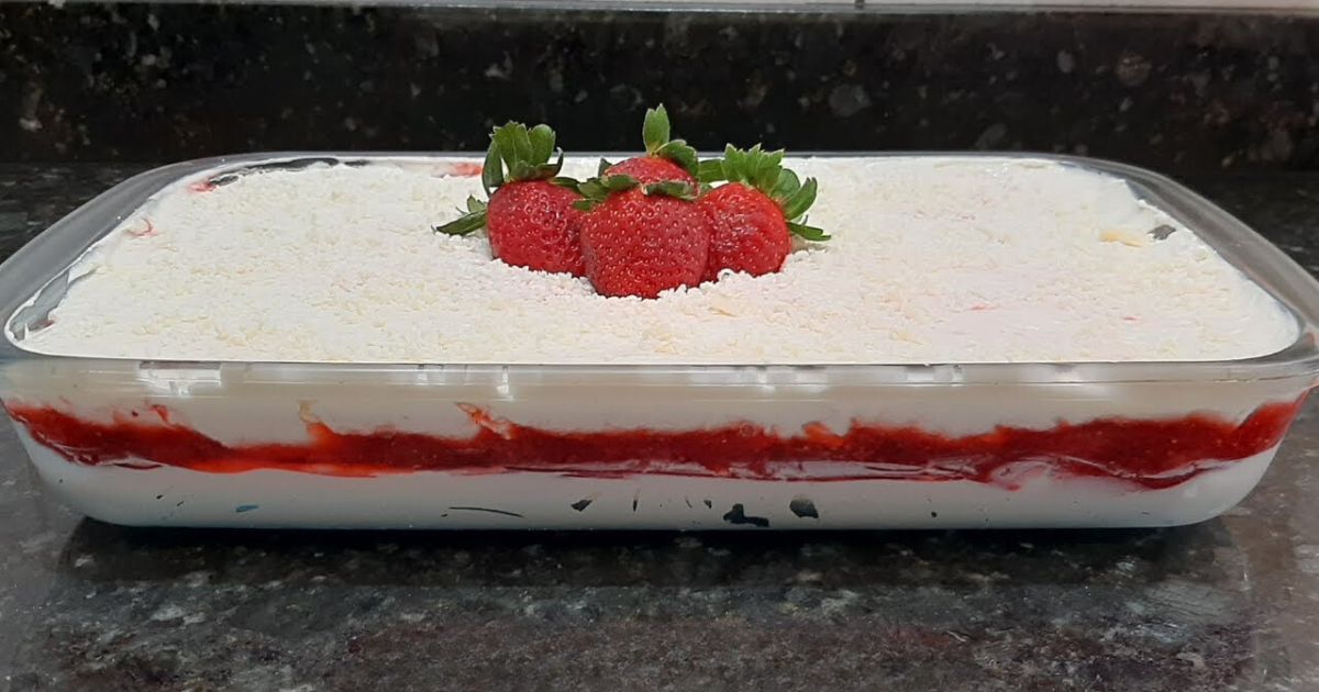 Receita de Moça Cremosa Com Geléia de Morango Sobremesa Para o Dia das Mães