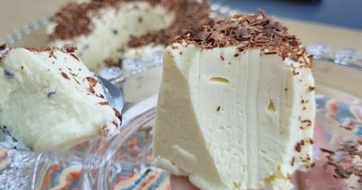 Esta receita oferece uma opção deliciosa para celebrar o dia das mães: um mousse de...