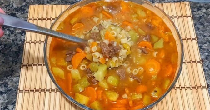 Sopa: Sopa de Macarrão com Carne e Legumes Receita Super Deliciosa e Fácil de Fazer