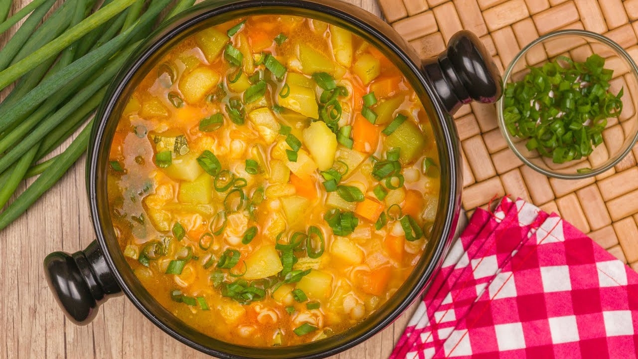 Sopa de Legumes com Macarrão A Sopa de Legumes com Macarrão é uma opção reconfortante...