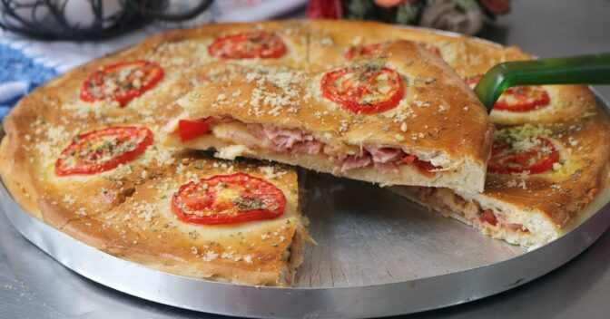 Tortas: Torta Pizza: É uma torta salgada muito saborosa!