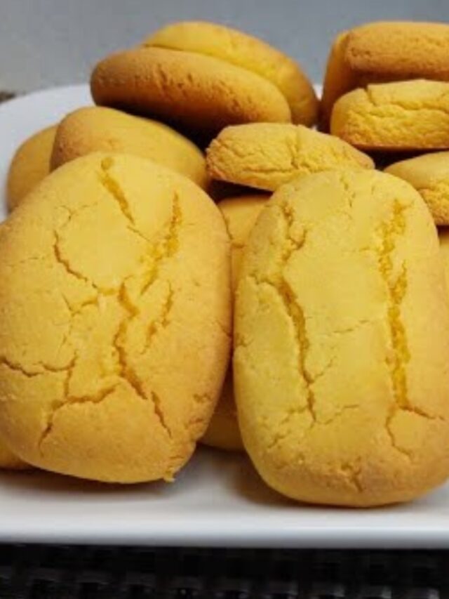 Essa receita de biscoitinhos de milho é simples, rápida, e deliciosa. Esses biscoitos, sem trigo...