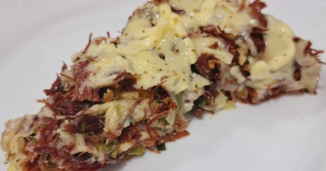 Lanche: Essa Receita de Pizza de Mandioca com Receheio de Carne Seca é Perfeita para Ocasiões Especiais e Super Fácil de Fazer