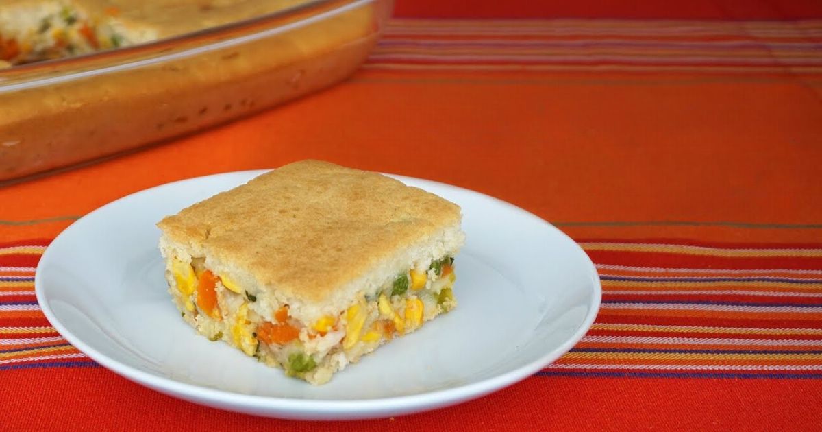 Procurando por uma opção fácil e deliciosa para suas refeições? Apresentamos a torta salgada vegana...