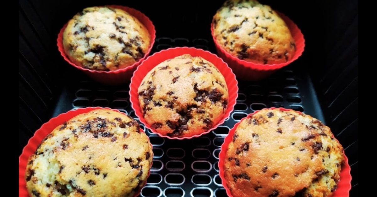 Bolinho Formigueiro na Airfryer Super Delicioso Se você está em busca de uma sobremesa rápida...