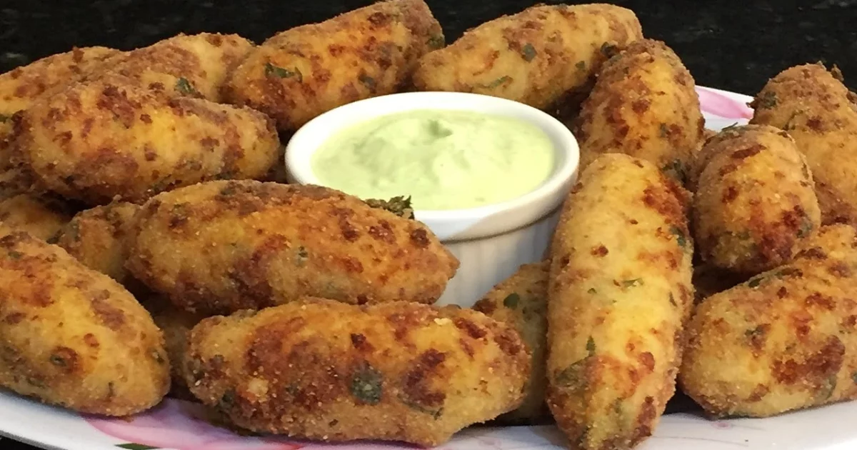 Bolinho de Arroz Muito Fácil e Delicioso O bolinho de arroz é uma receita simples...