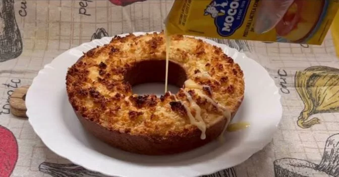 Bolos: Bolo Pão de Coco com Cobertura de Coco Ralado: Irresistível para Qualquer Ocasião