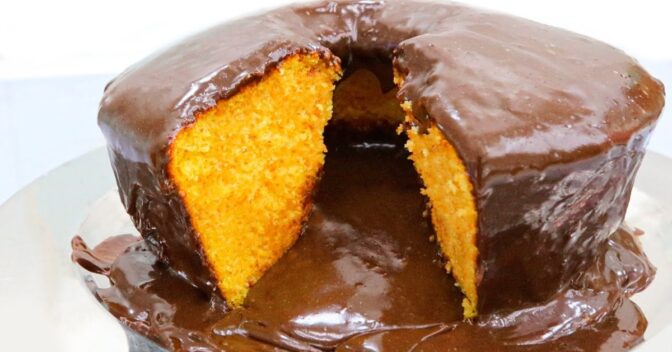 Bolos: Bolo de Cenoura Fofinho com Cobertura de Chocolate Irresistível