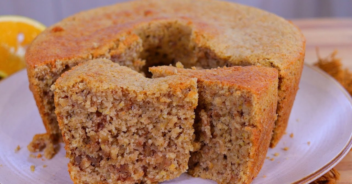 Este bolo de laranja com aveia e nozes sem glúten sem lactose é uma receita...