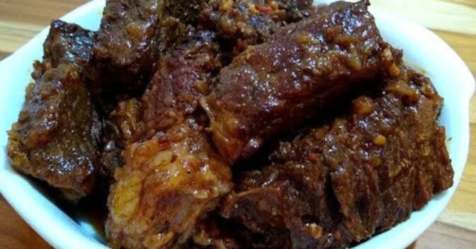 Carnes: Carne de Panela Acebolada na Panela de Pressão com Gostinho de Churrasco