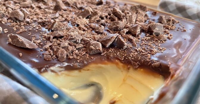 Sobremesas: Creme Gelado com Chocolate Especial na Travessa para os Apaixonados😍