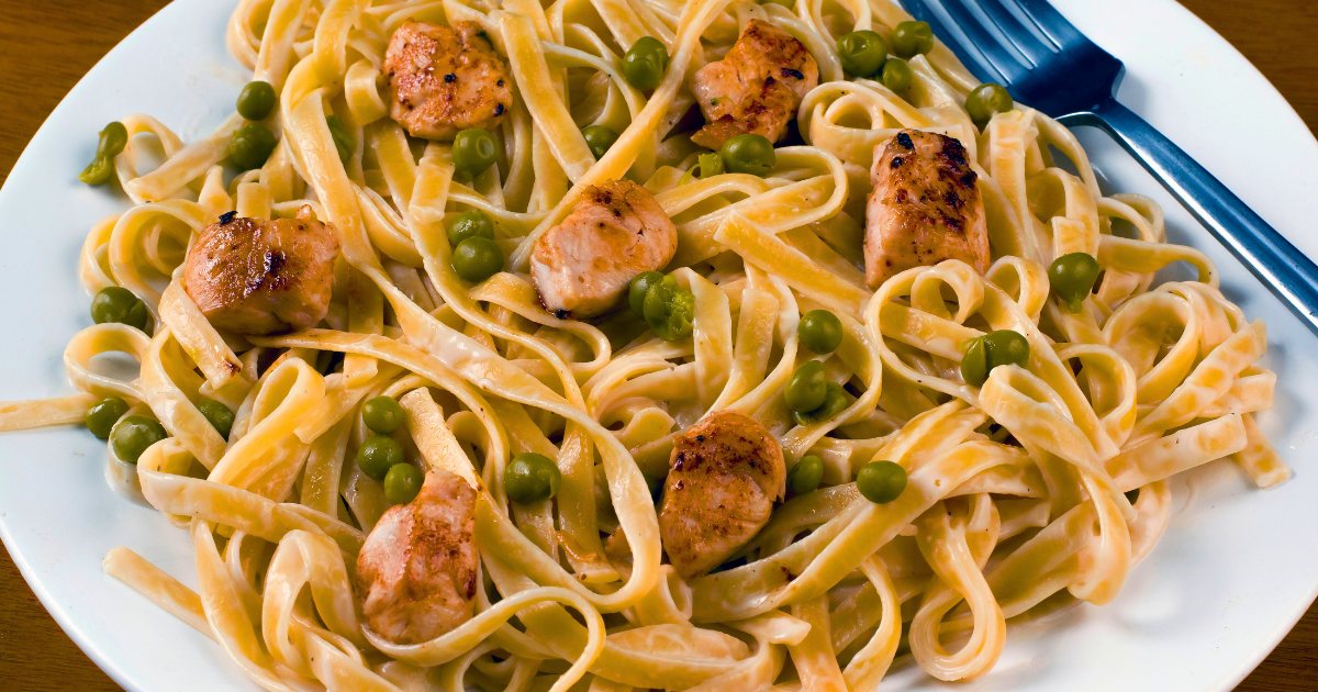 Jantar Romântico com Fettuccine Parisiense: Receita Simples para Surpreender Seu Amor em Casa