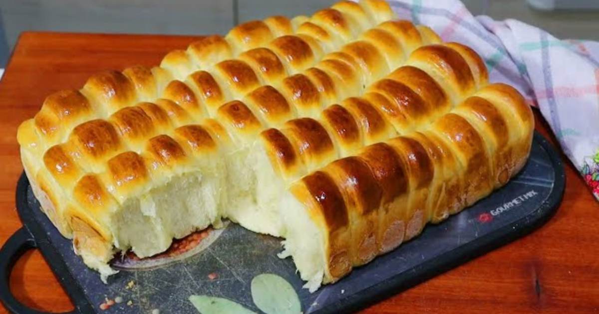 Esta receita de pão caseiro, conhecido como pão algodão, resulta em um pão incrivelmente macio...