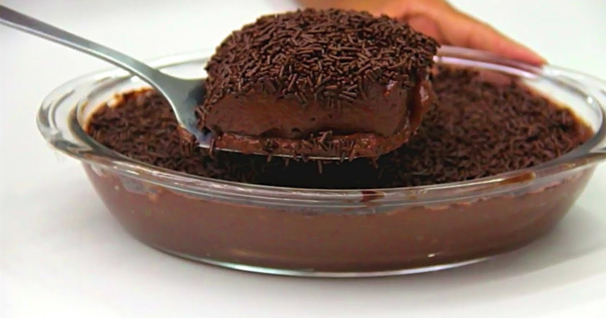 Prepare-se para se deliciar com esta sobremesa gelada de chocolate, uma opção irresistível para adoçar...