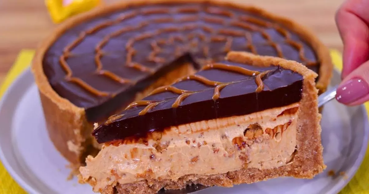 Torta Gelada de Paçoca e Chocolate Fácil e Deliciosa A torta gelada de paçoca e...