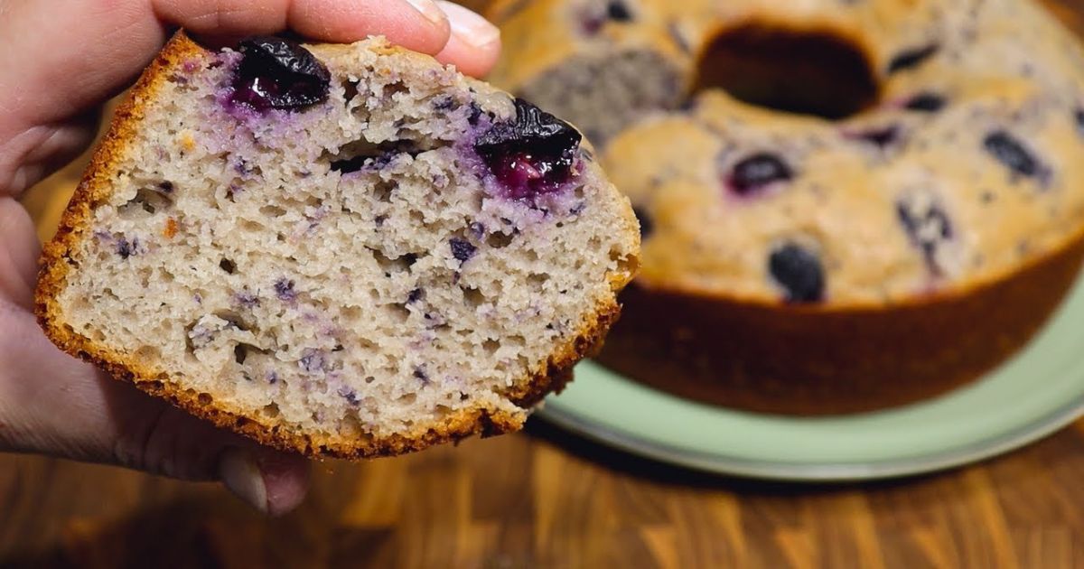 Aprenda a fazer um bolo de uva super fofinho, ideal para um café da tarde...