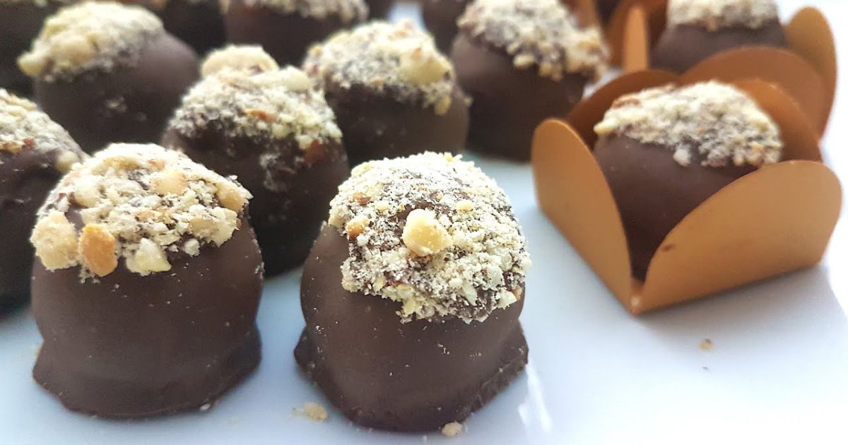 Você já desfrutou da harmonia irresistível de um bombom de amendoim com cobertura de chocolate?...