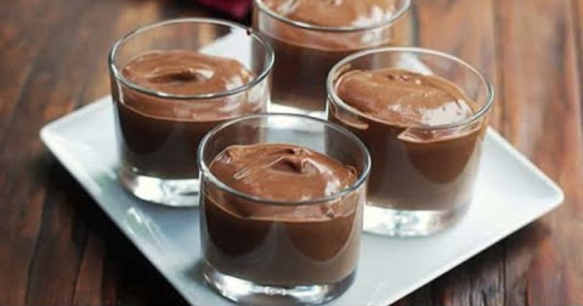 Descubra como preparar um delicioso mousse de chocolate low carb com apenas 1 ingrediente. Esta...