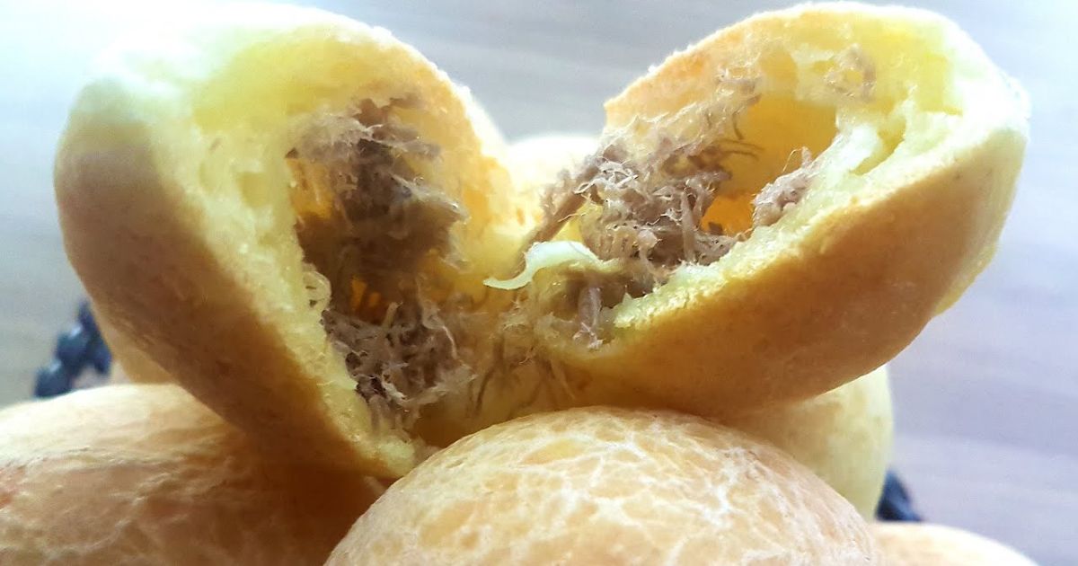 Receita de Pão de Queijo Recheado com Carne Seca que Encantará o Seu Paladar