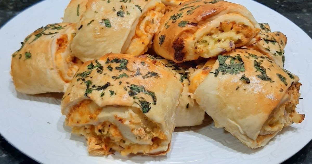 Pão Recheado com Frango e Queijo: Aprenda a Fazer esse Lanche Saboroso