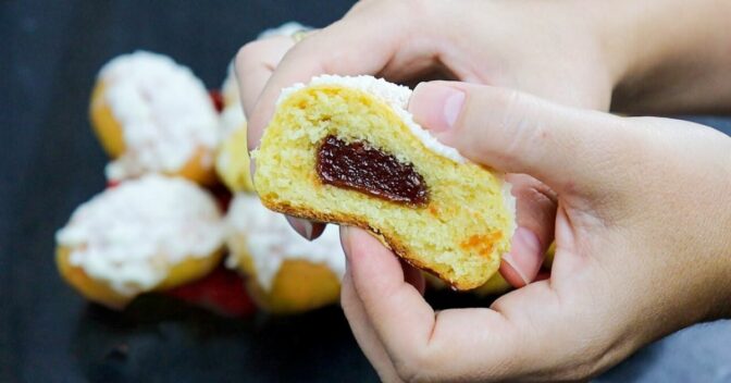 Pães: Pãozinho de Fubá com Goiabada Uma Receita Fácil de Fazer e Fica Uma Delícia