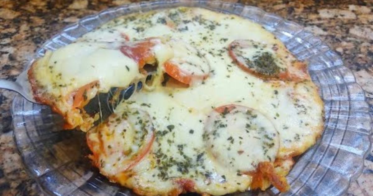 Quer uma alternativa rápida e deliciosa para sua refeição? Experimente a pizza de frigideira com...