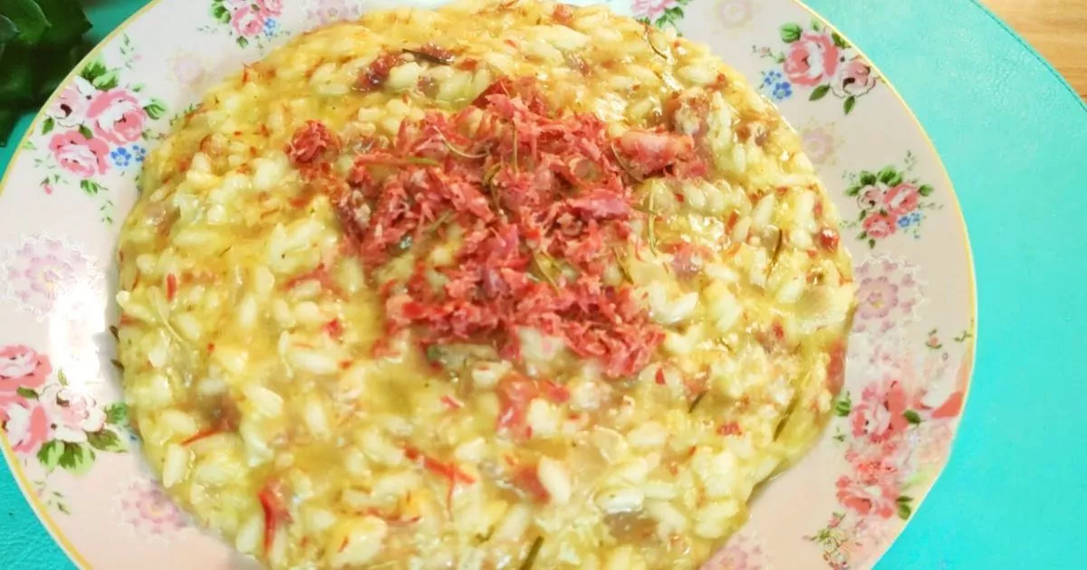 Risoto de carne seca é um prato reconfortante e saboroso da culinária brasileira, conhecido por...