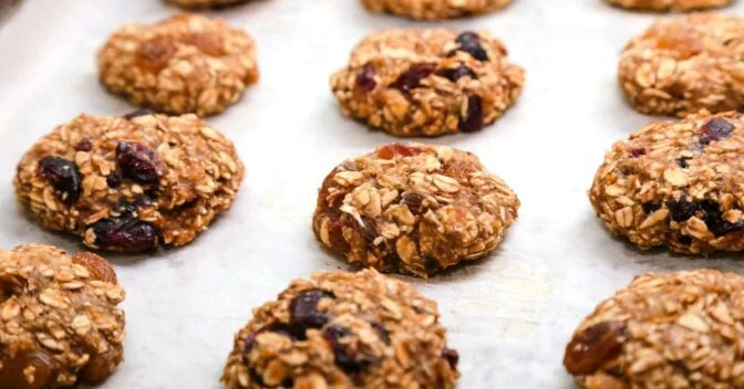 Biscoitos: Biscoitinho de Banana com Aveia na Versão Saudável Sem Leite, Sem Açúcar e Nem Ovos