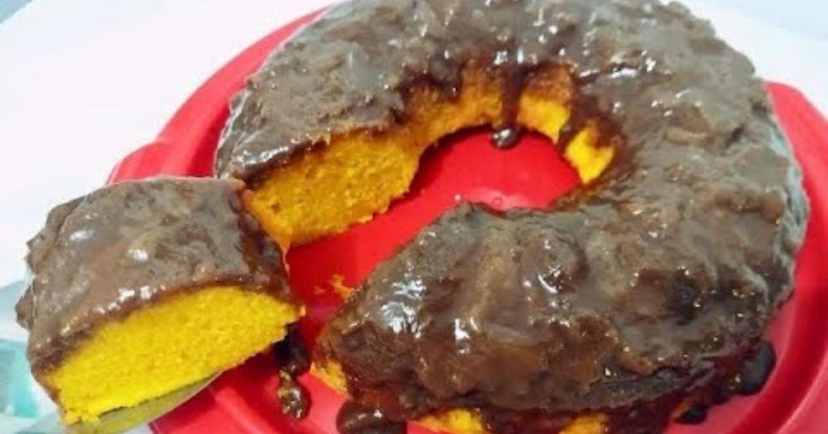 Bolo de Cenoura Que Já Sai Recheado do Forno Super Fácil de Fazer Este Bolo...