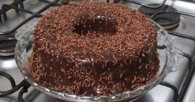 Bolos: Bolo de Chocolate Fácil Feito de Massa Pronta: Perfeito para Iniciantes