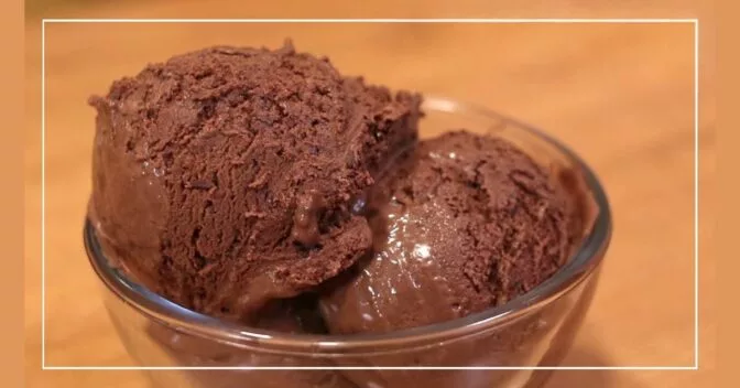 Sobremesas: Gelado de Chocolate Perfeito para Aproveitar as Férias Escolares com as Crianças em Casa