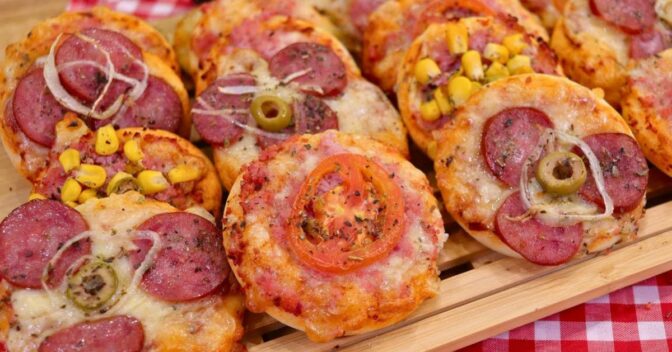 Lanche: Mini Pizza Caseira Com Massa que Não Encolhe Fofinha e Saborosa