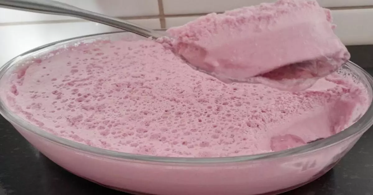 Sobremesa Cremosa Com Gelatina e Creme de Leite Fácil e Deliciosa