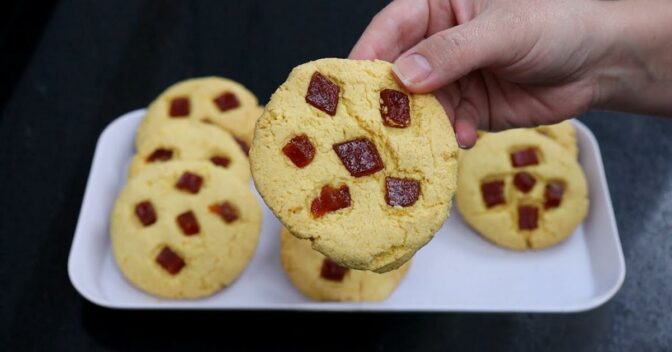 Biscoitos: Bolacha de Fubá com Goiabada: Simples e Rápido de Fazer, Fica Uma Delícia