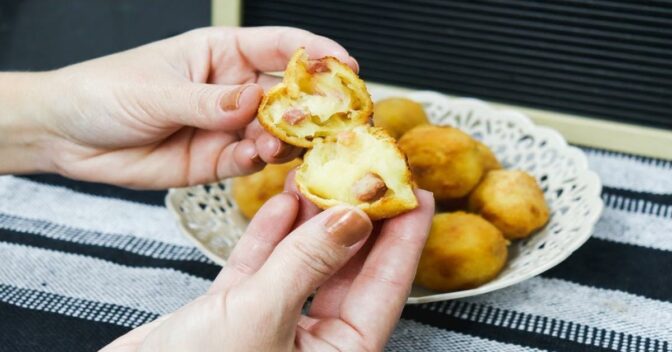 Lanche: Bolinho de Mandioca com Bacon e Calabresa! Fácil de Fazer e Fica Uma Delícia