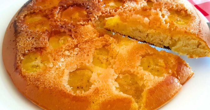 Bolos: Tem Banana Madura ai Ficando Escurinhas? Então Pega e Vamos Fazer esse Lindo Bolo de Banana de Frigideira! 🍌