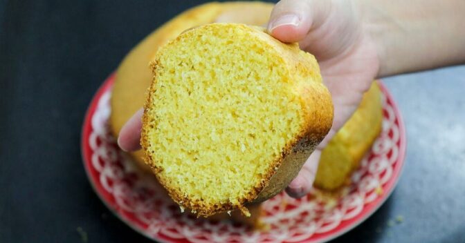 Bolos: Bolo de Fubá com Coco: Opção Deliciosa para Você Preparar como Café da Manhã