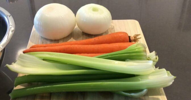 Especiais: Aprenda a Preparar Esse Incrível Caldo de Legumes Caseiro é Bem Fácil