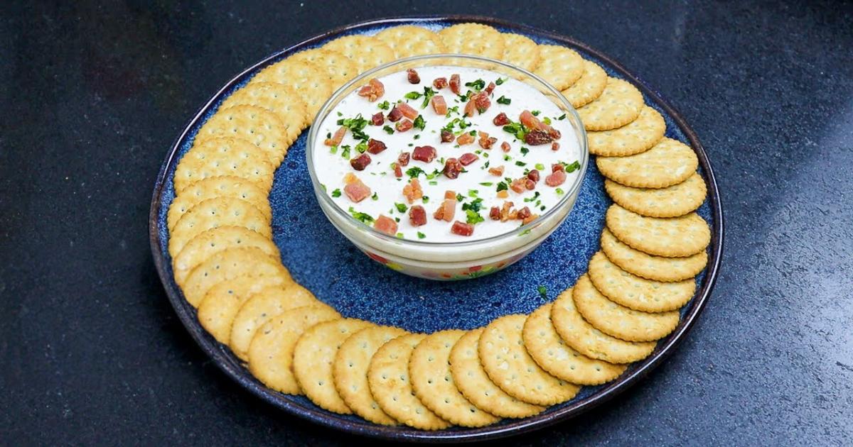 Descubra como preparar um delicioso dip de cebola caramelizada, uma entrada perfeita para qualquer ocasião....