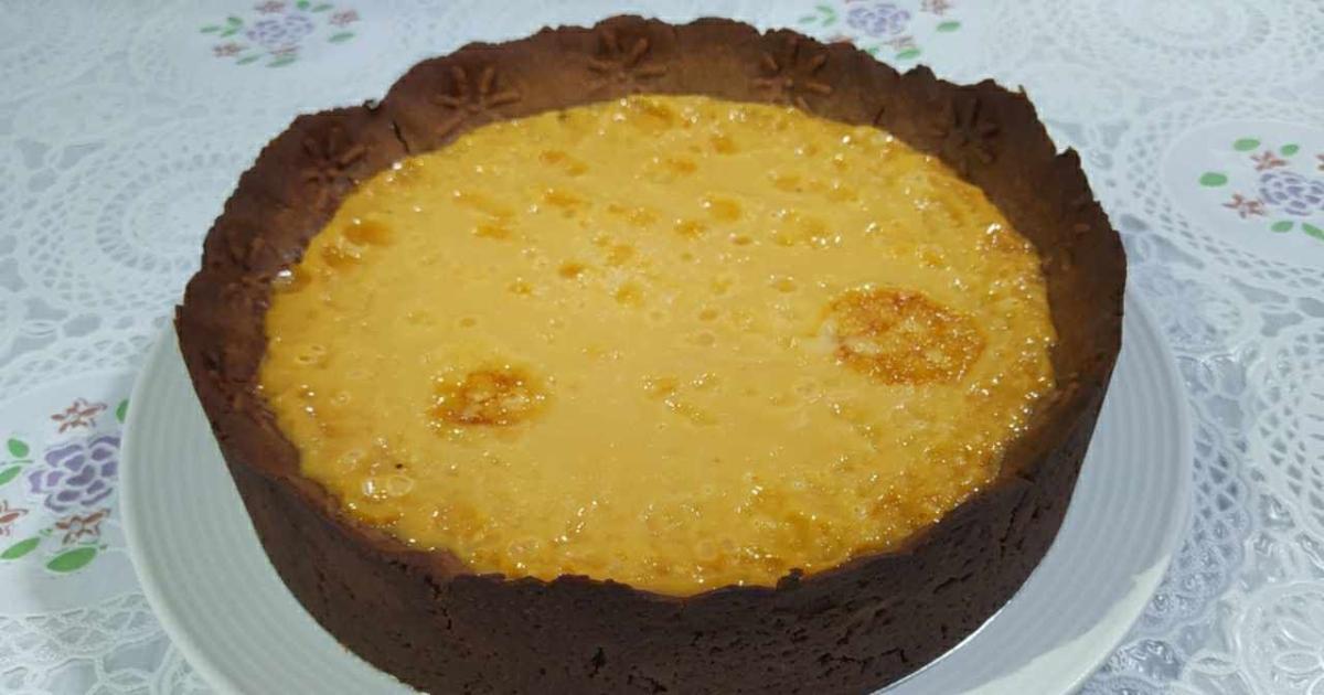 O empadão aberto com massa de brigadeiro é uma deliciosa e prática opção para quem...