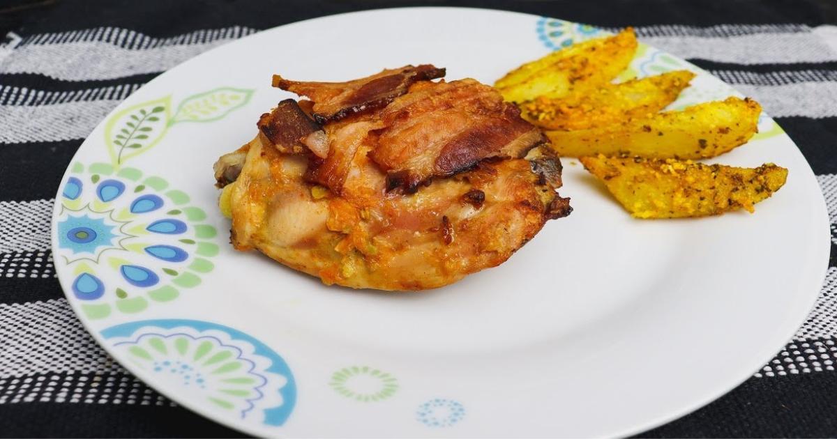 Se você está procurando uma receita de frango assado com bacon irresistível e suculenta, está...