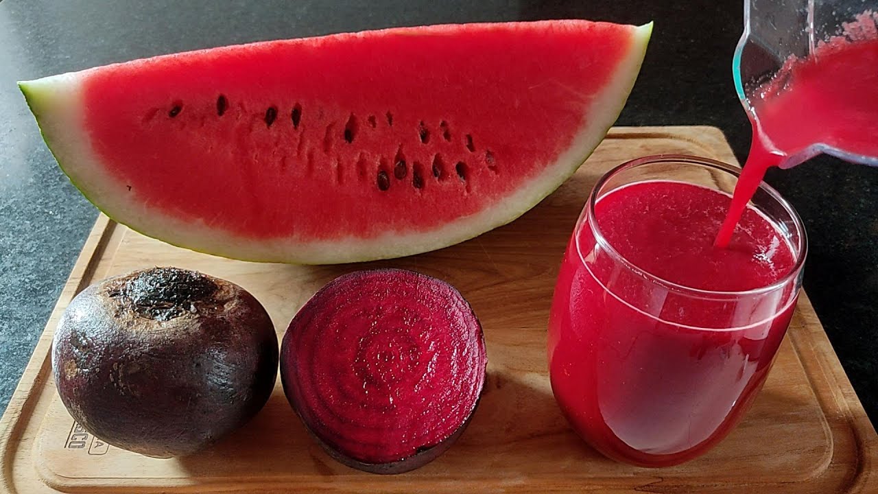 Este suco combina a doçura da melancia com a terrosidade da beterraba, criando uma mistura...