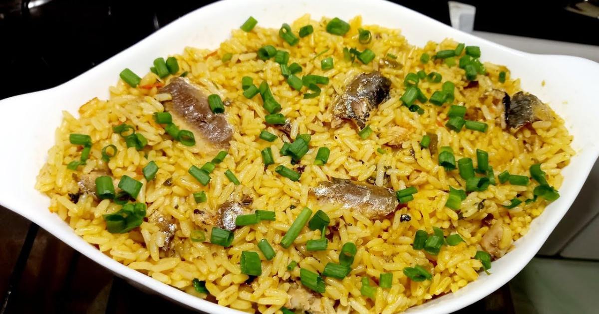 Arroz com Sardinha Simples para uma Refeição Prática e Gostosa