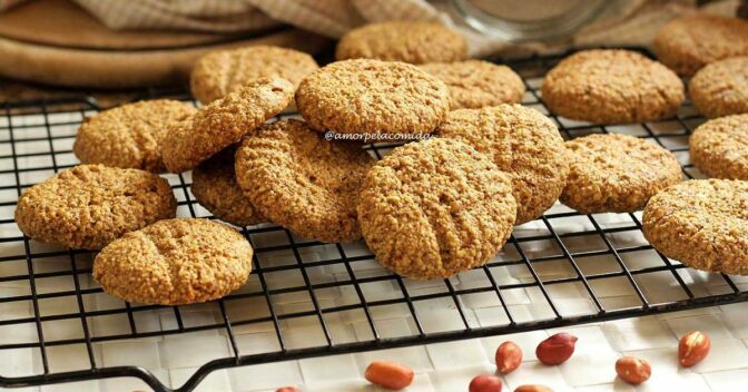 Biscoitos: Bolacha de Amendoim Amanteigada Receita de Vó com Apenas 6 Ingredientes