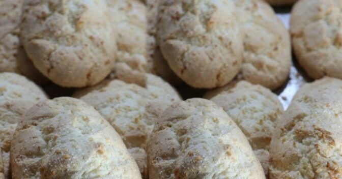 Biscoitos: Bolacha de Requeijão Cremoso Que Derrete na Boca e Fica Pronta em Minutos